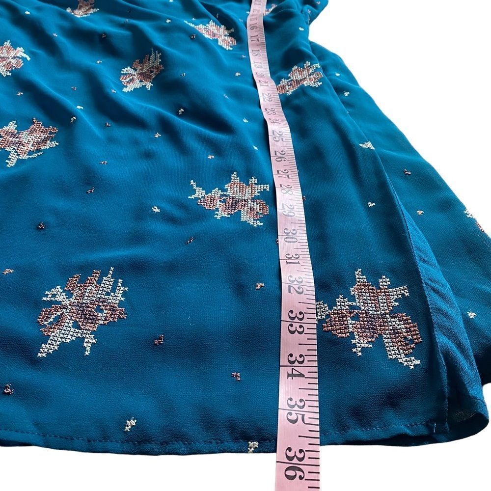 NEW Willow and Clay | Elizabeth Embroidered Wrap Dress, Size M - Picture 9 of 12